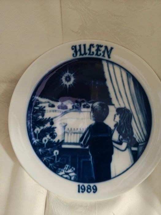 Порцеланови колекционерски чинии