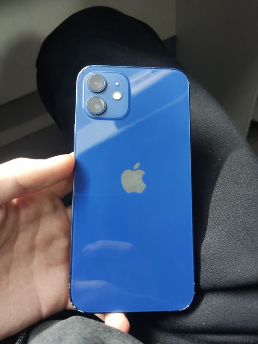 iPhone 12  64 GB