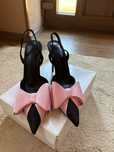 Vand pantofi cu toc!