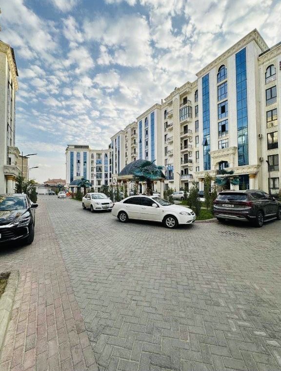 Abu dabi uy sottiladi 2 xona