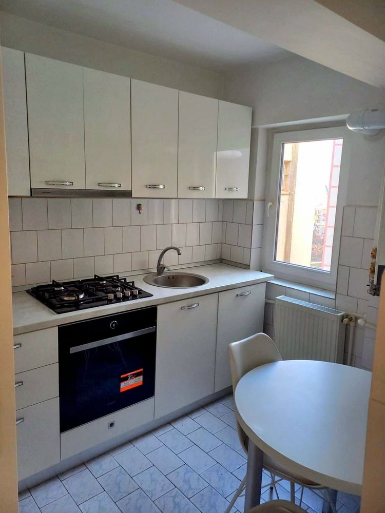 Vând apartament cu 3 camere