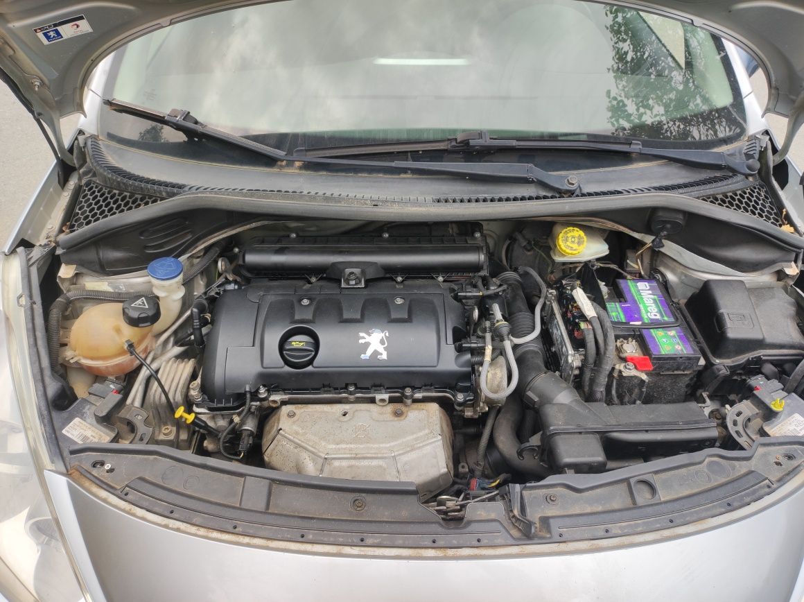 На части!!!Пежо-207,1.4,16V-95к.с.-бензин