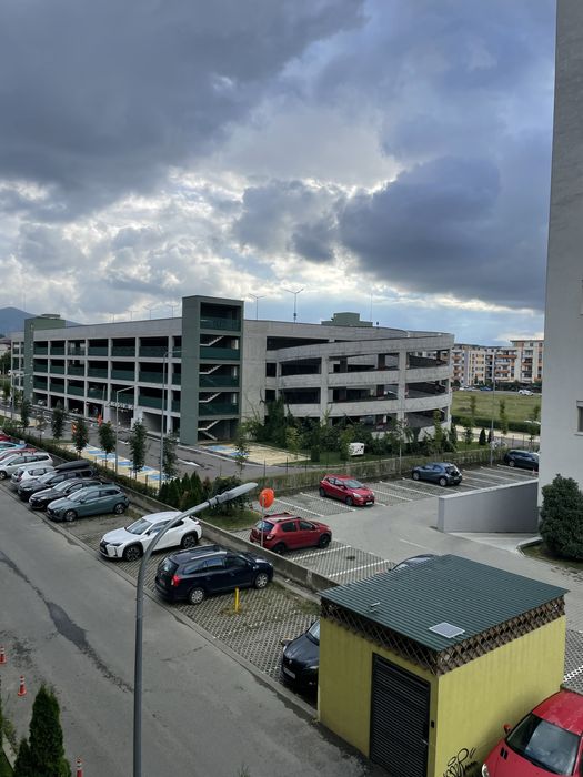 Ofer spre inchiriere loc de parcare in cartier Top City