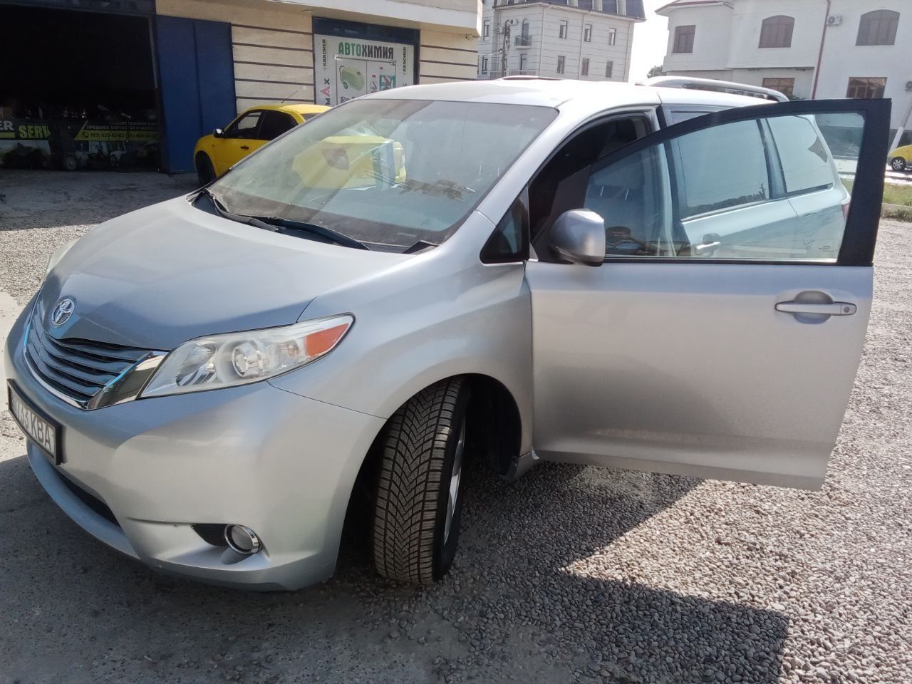 Toyota Sienna минивен фул позиция.