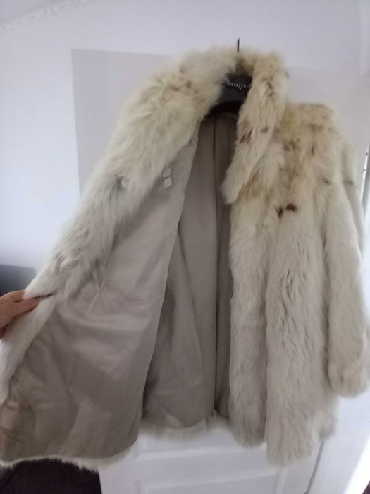 Vând blană din vulpe polară