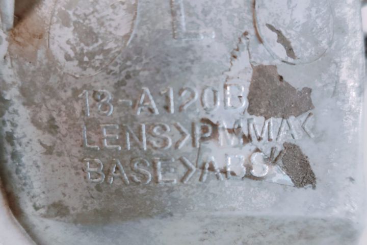 Semnalizator stanga 18A120B Volkswagen VW Polo a 3-a generatie 6N (fa