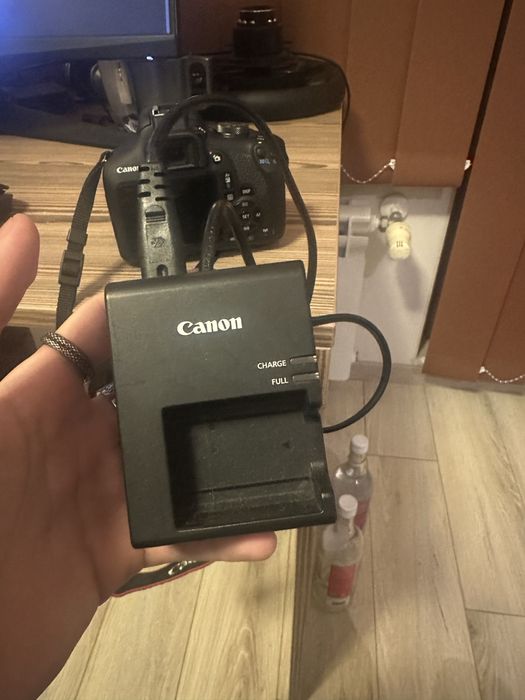 Canon EOS 2000D + чанта