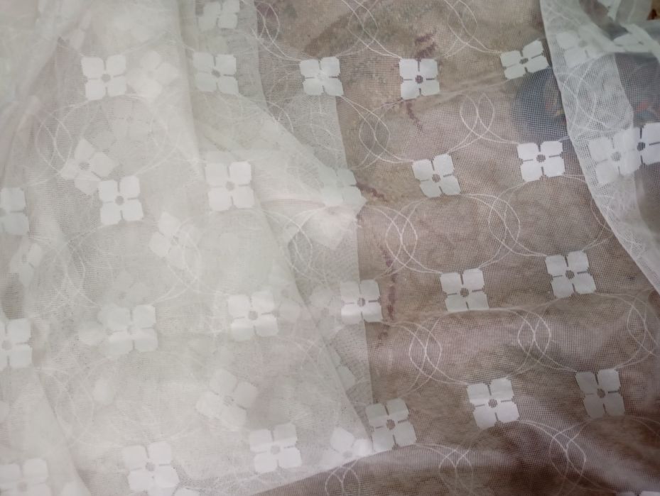 Продаю ламбрекен, тюль разную