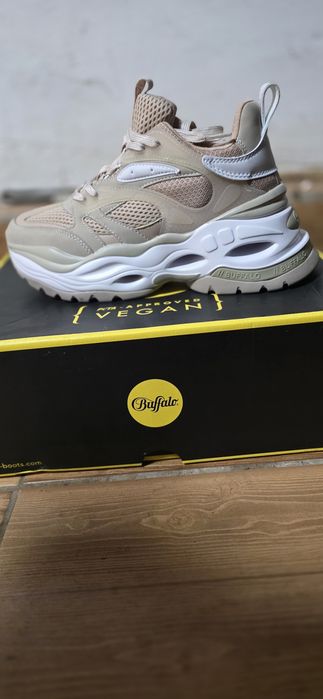 Vand adidasi BUFFALO