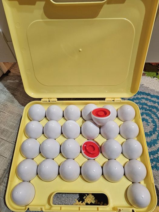 Alfabet oua colorate