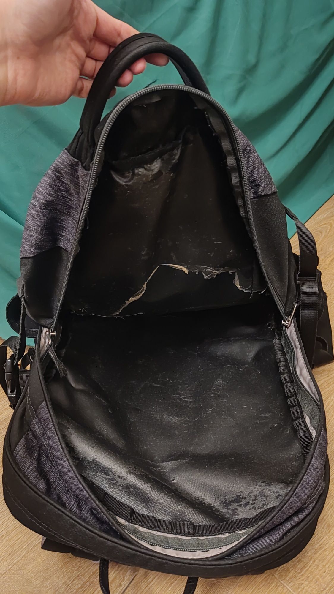 Раница Deuter Giga Pro, 30L, градски номади, леки преходи