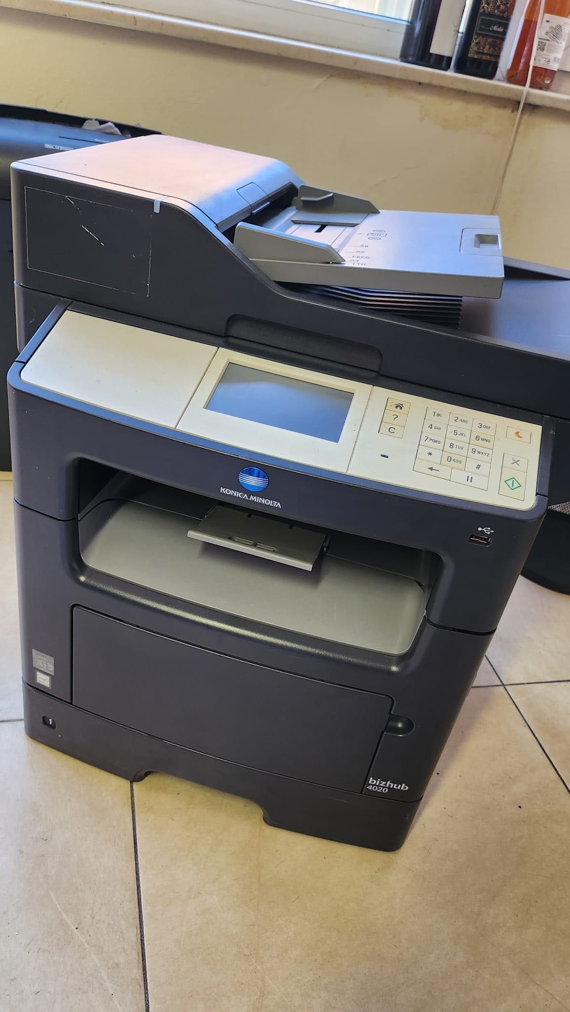 Принтер/скенер/копир Konica Minolta Bizhub 4020 черно-бял