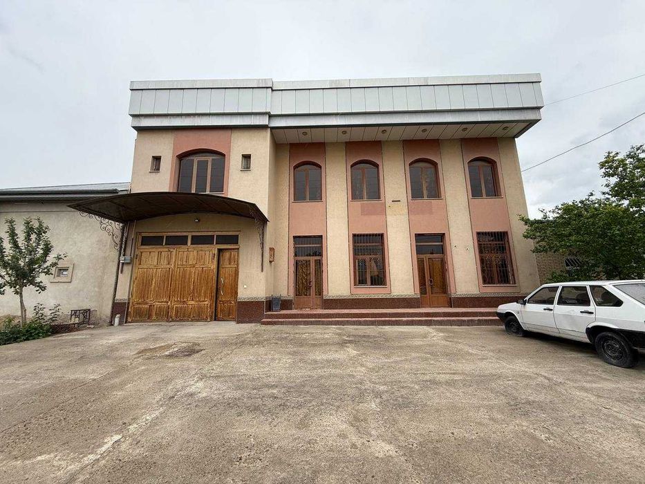 Hashamatli 5 sotiqli hovli sotiladi.
