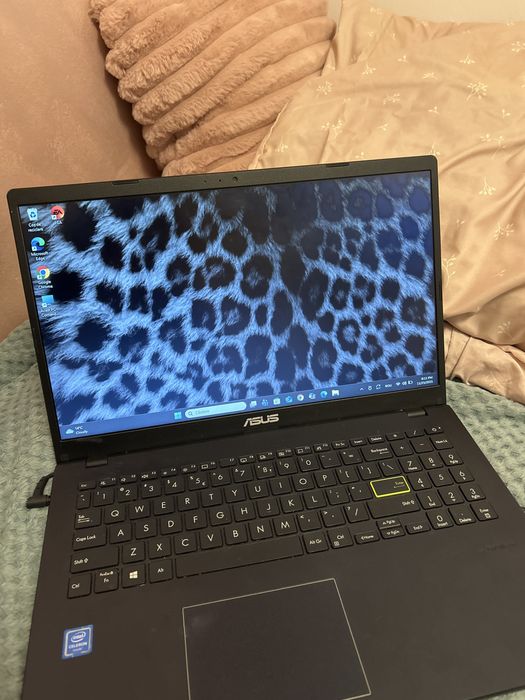 Laptop ASUS E510MA-BR610/ 15’6”-SSD 256 GB, 4 GB RAM