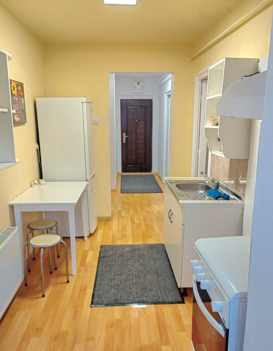 Pers. fizica vand ap.  2 camere, decomandat, parter  Donath