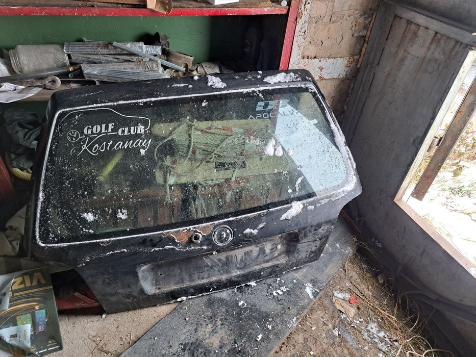 Крышка багажника Volkswagen golf 3 со теклом