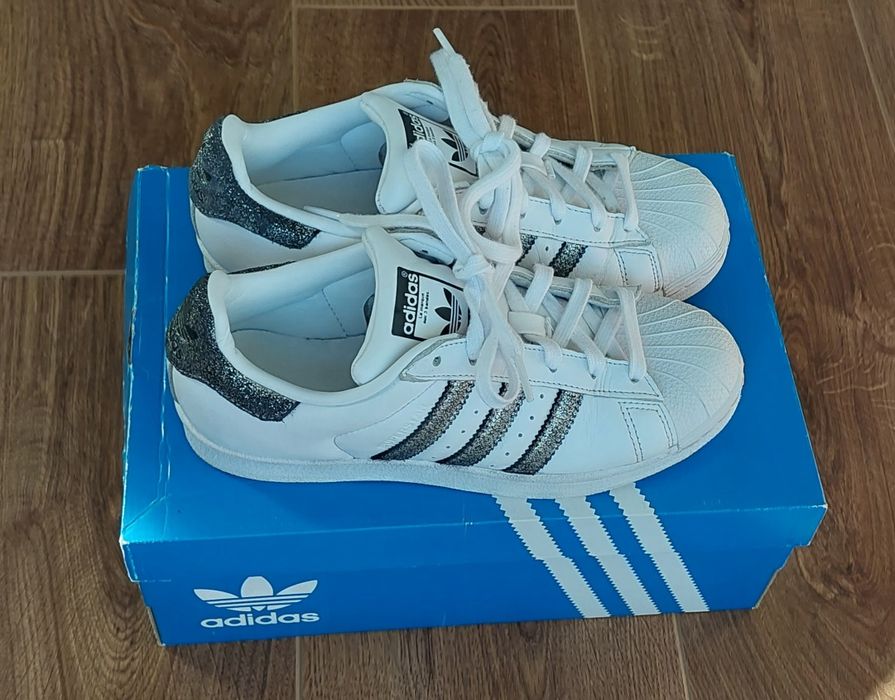 Adidas Superstar оригинални дамски – размер US 6