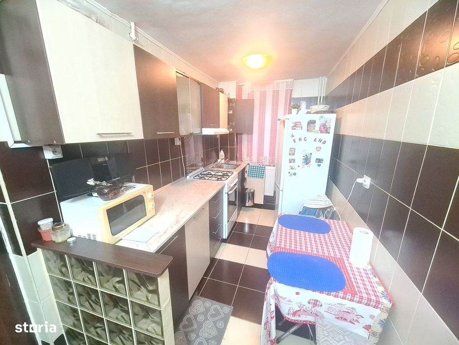 Apartament 2 camere, Zona de sus-Onesti, Bacau