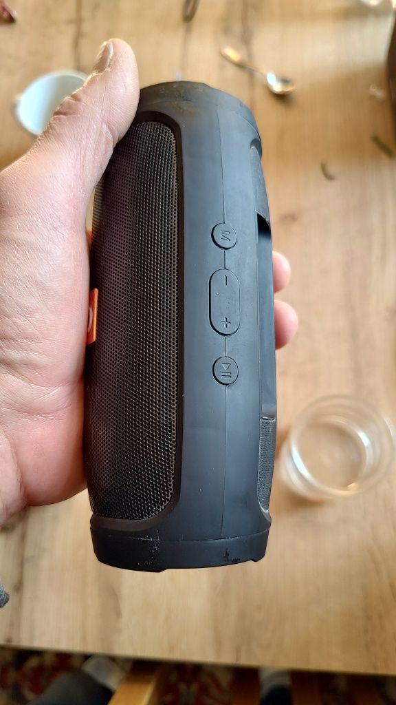 Ieftin! Boxa portabila cu Bluetooth