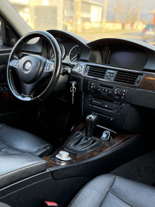 Bmw e90 2.0d 163 cp automat navi mare hi-fi piele