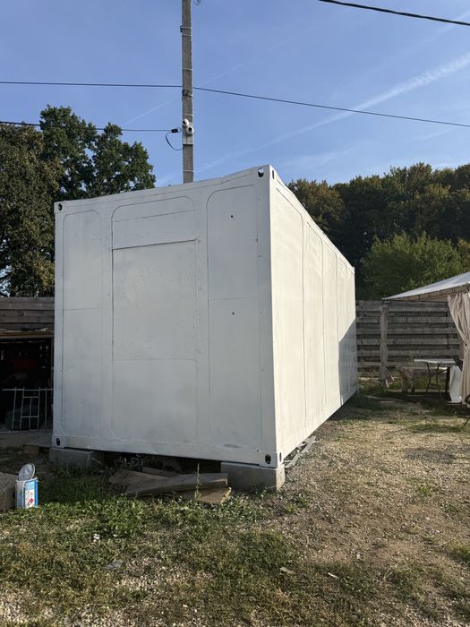 Inchiriez container
