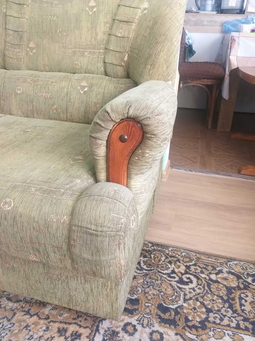 Разтегателен диван - грахово зелен