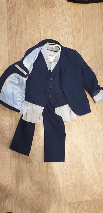 Детски костюм, син черен и смокинг