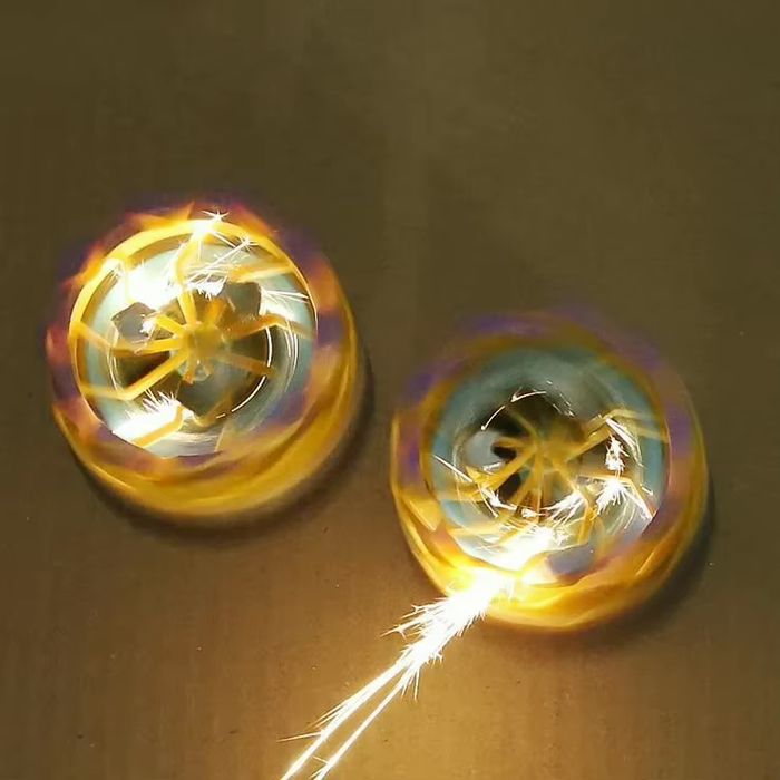 Titireze cu Scantei si Artificii Burst Spark Jucarie Fidget Spinner