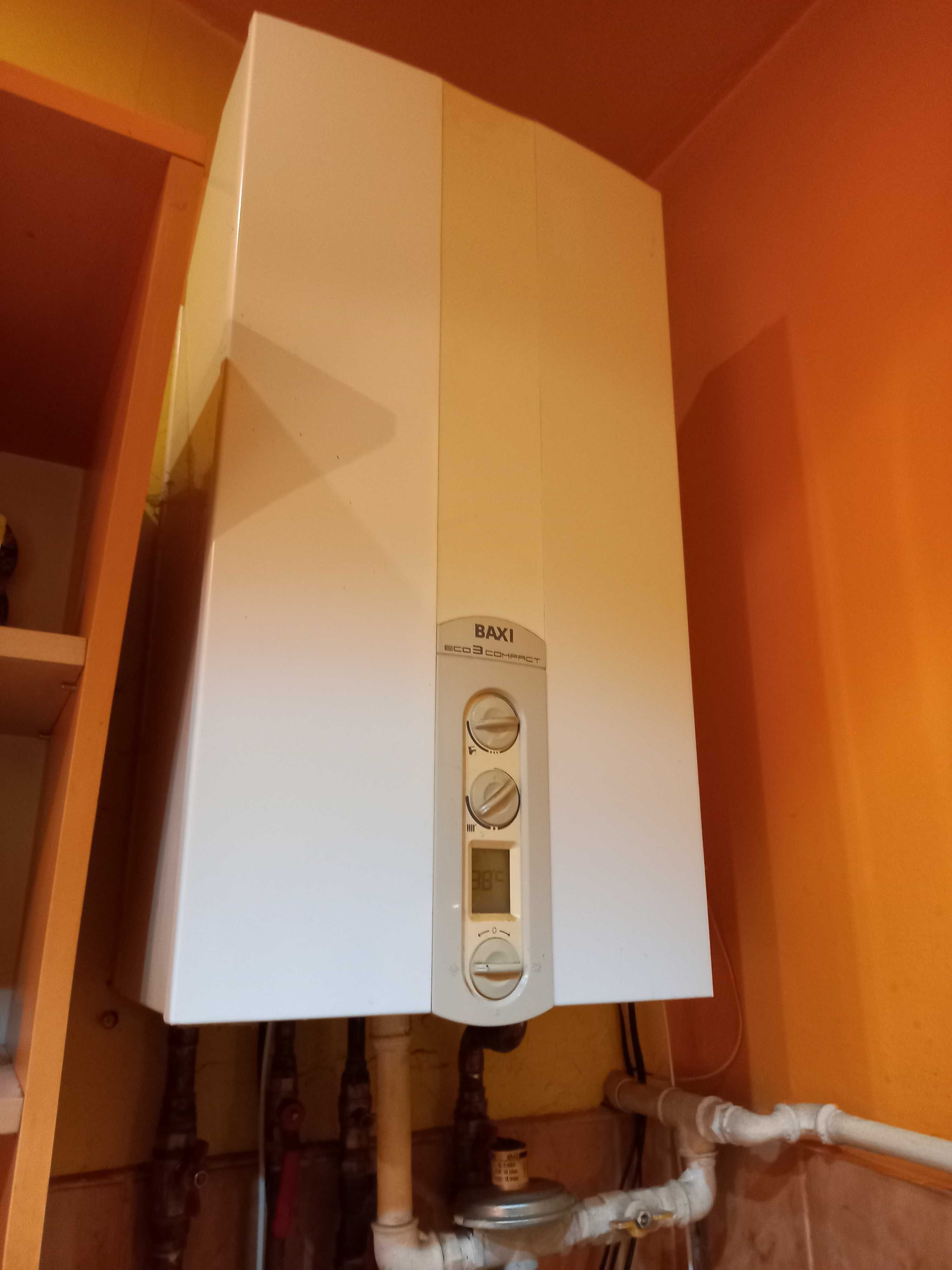 Centrală termică cu tiraj fortat.Baxi eco 3 compact.în stare perfectă