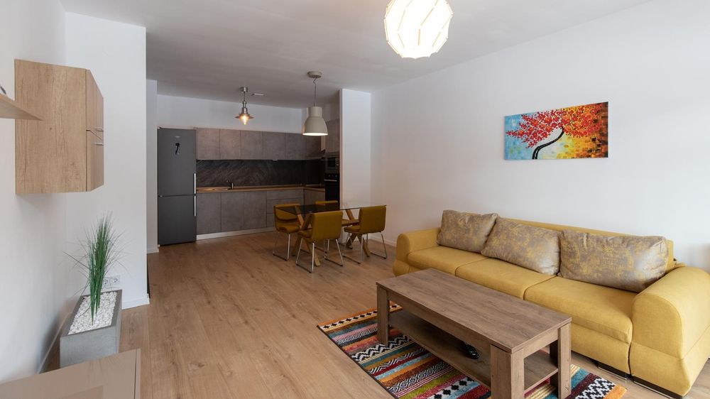 Închiriez apartament 2 camere la Tampa Garden Residence