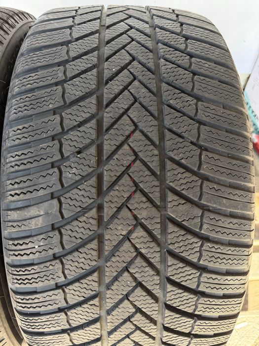 255/40/18 Bridgestone 2бр дот22