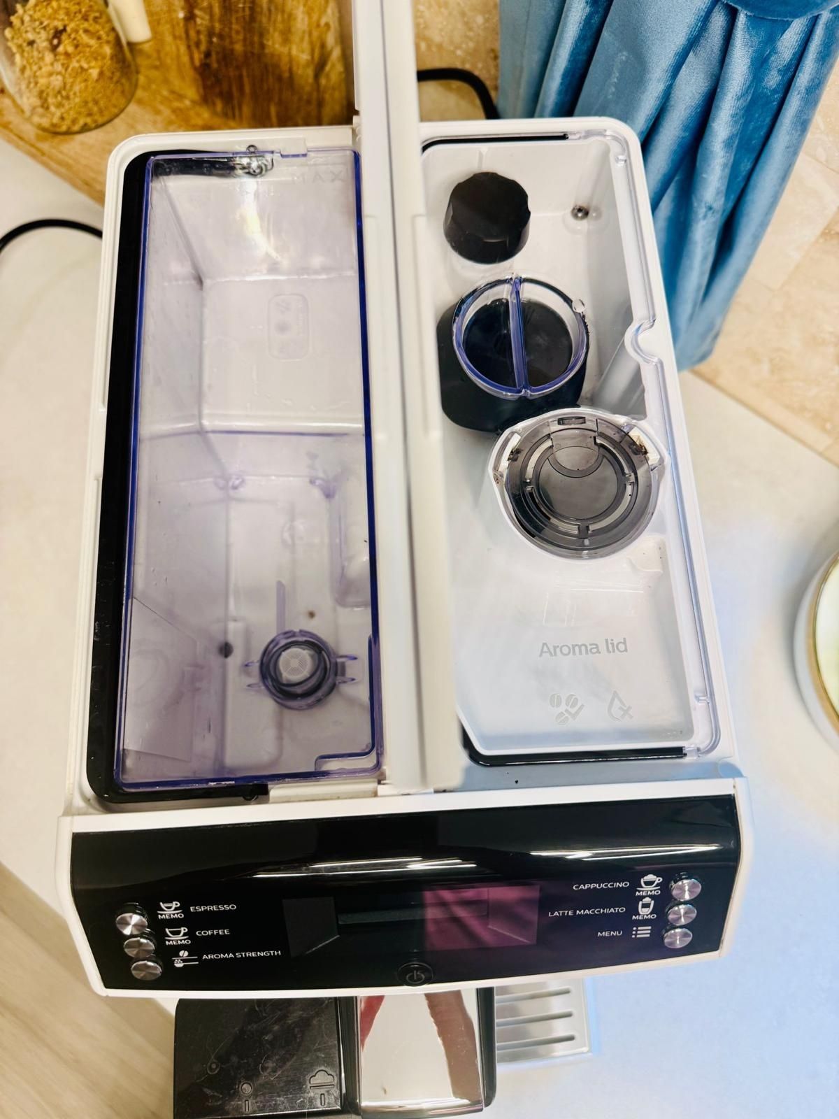 Espressor Philips cu spumare lapte