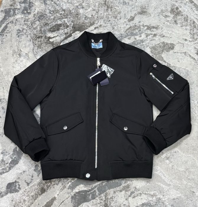 Зимен бомбер Prada