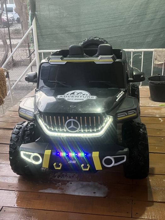 Детский электромобиль с радиоуправляемым пультом