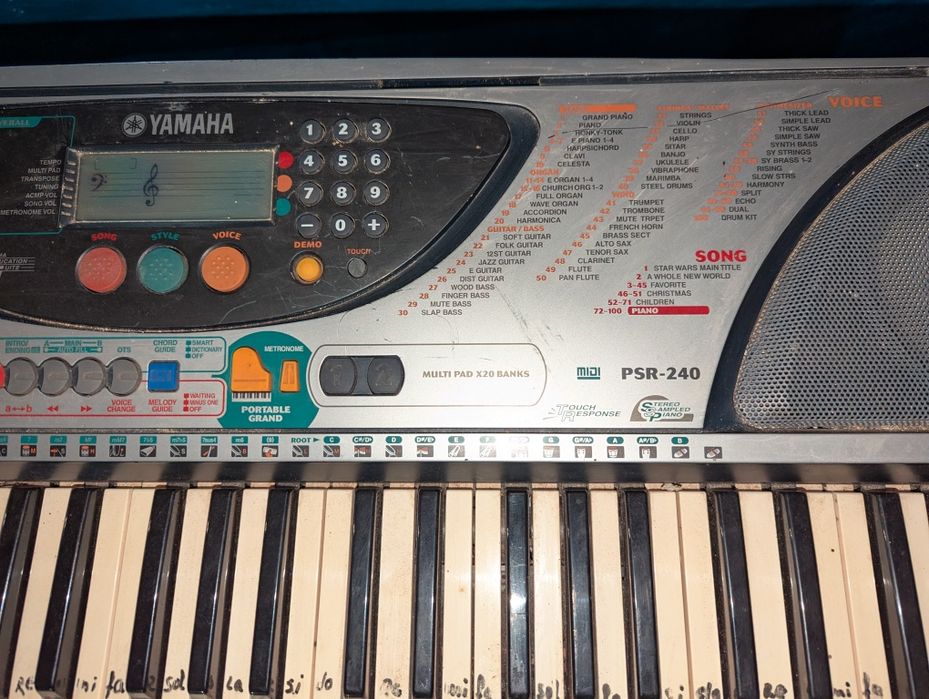 Ретро синтезатор Yamaha