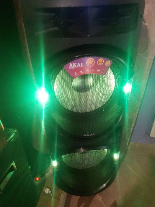 Vând boxa Akai cumpărată de o saptamana