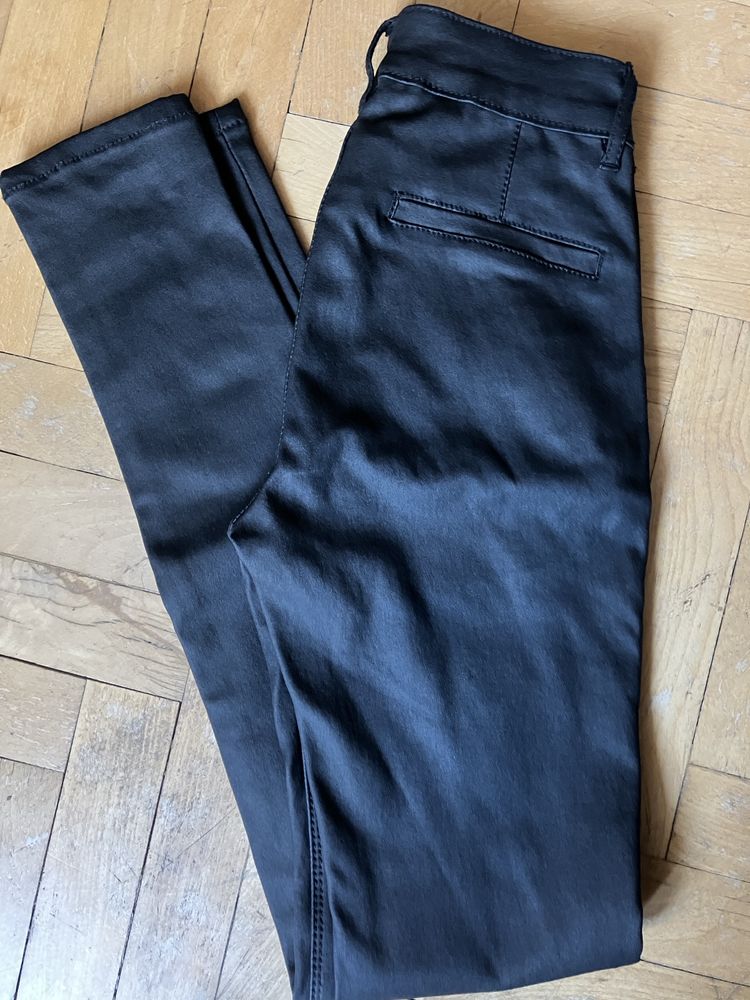 Стилен черен панталон