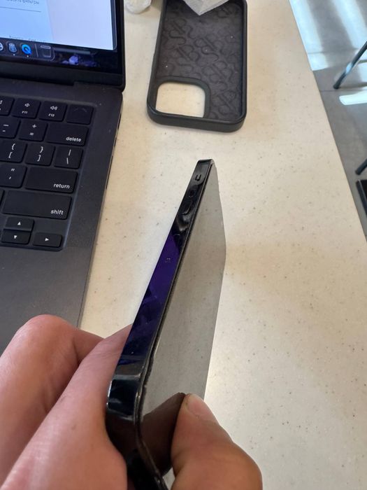 Iphone 14 pro black  15-20 $ отип бераман ундан, бошка келишлнмид