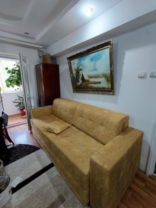 Închiriez apartament cu 2 camere