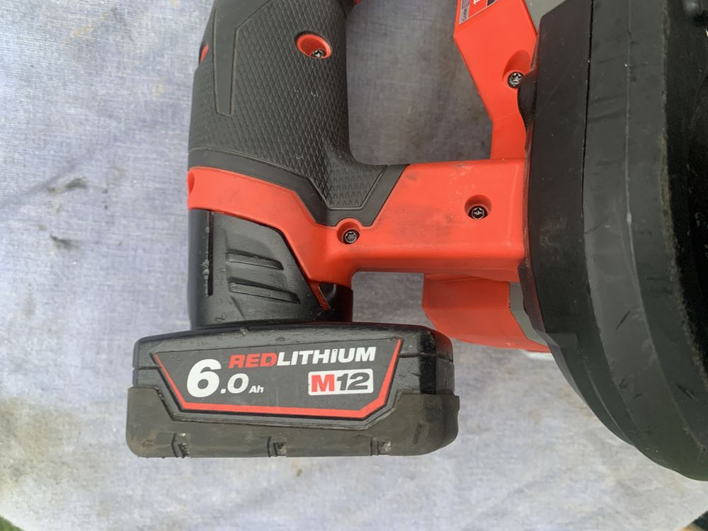 Milwaukee M12 FBS64/ лентова ножовка за метал+ батерия 6 ah.,