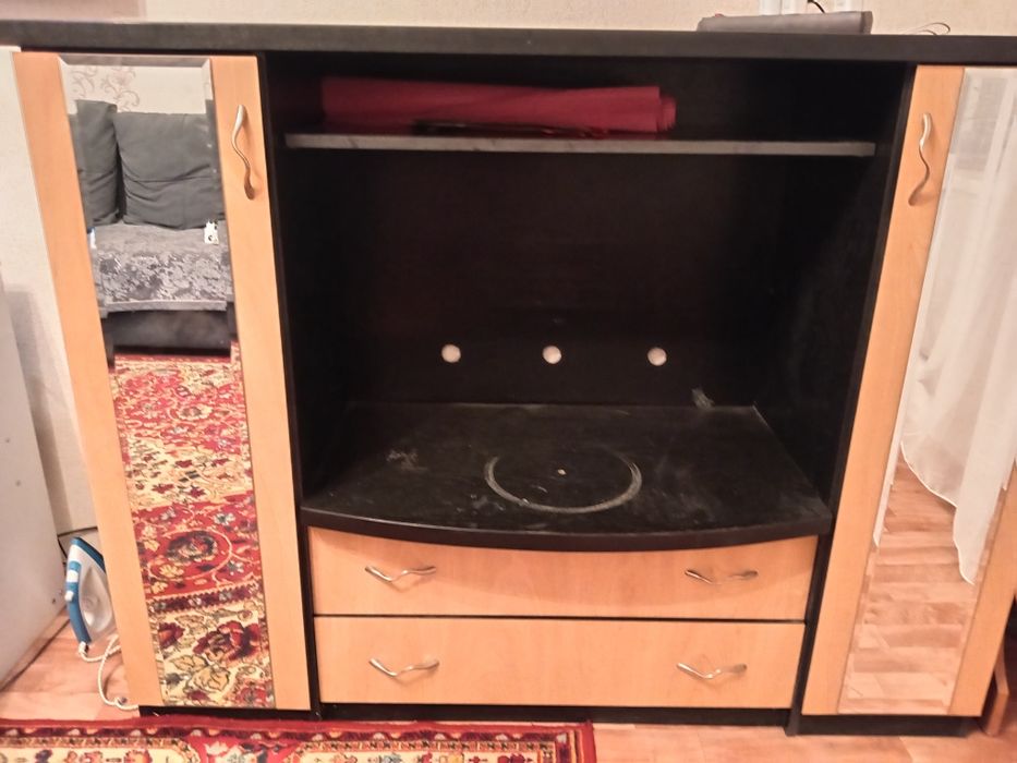 Отдам бесплатно тумбу под телевизор