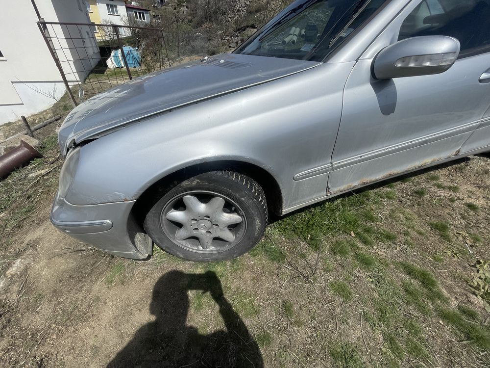 Продавам мерцедес w203 c200 compressor на части