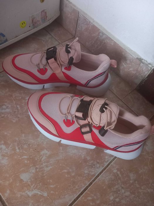 Adidași pentru fete