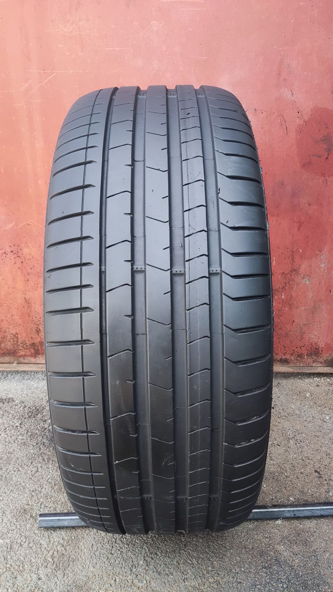 1бр. лятна гума 275/40/22 Pirelli P Zero, PZ4 , XL , runflat 
dot19
7m