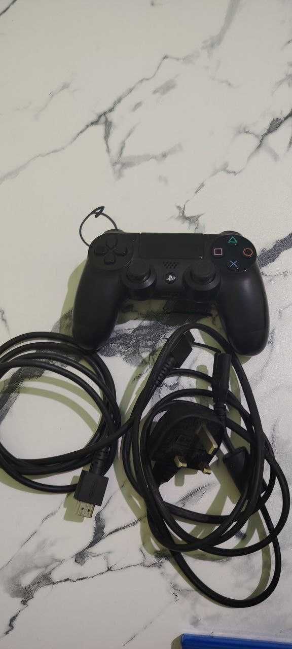 Ps4 PRO full complect ideal holatda 3.5mln so'm kelishiladi