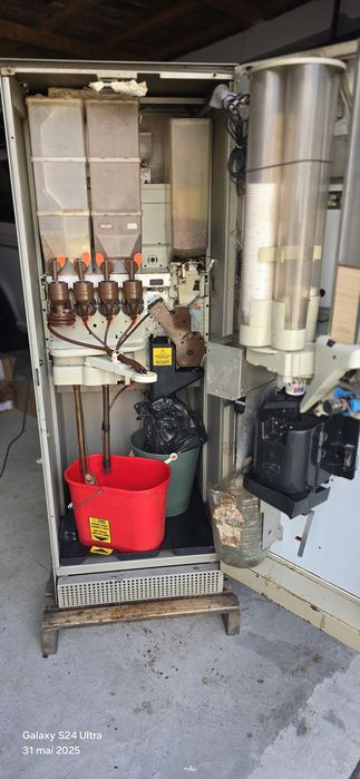 Aparat cafea Saeco stradal cu sisteme de plata incluse