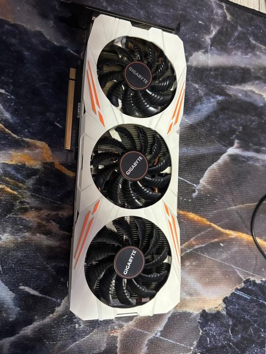 Продам Gigabyte 1080ti