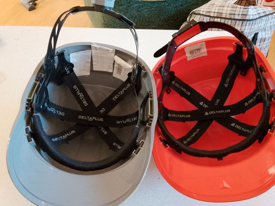 Продам профессиональные защитные Спецкаски. Красная и Графитовая