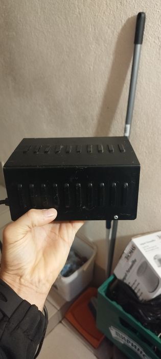 Захранване постоянно 13.2 v, зарядно