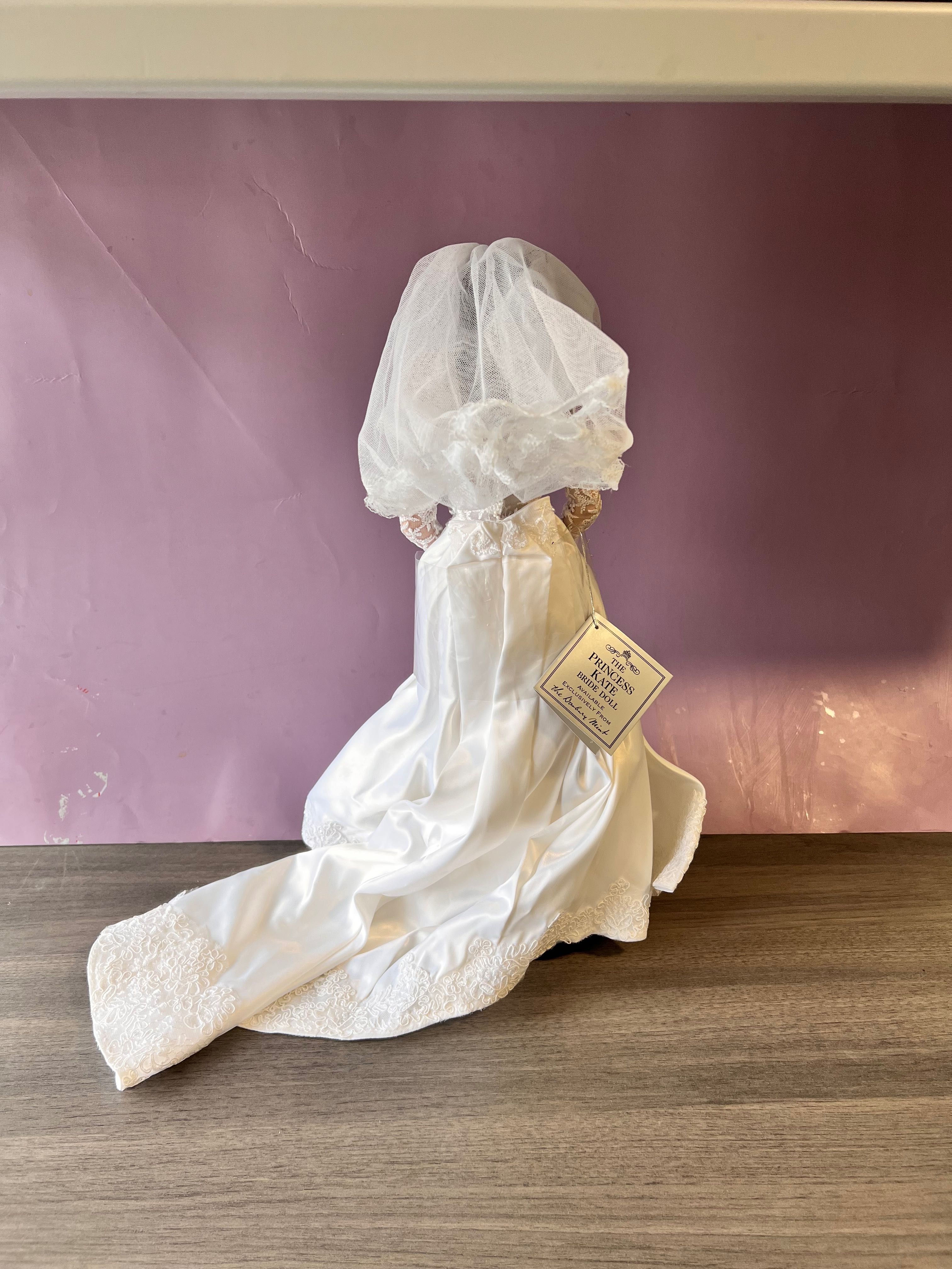 Danbury Mint , The Princess Kate Bride Doll